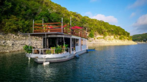  Houseboat-Yacht Nestled In A Lake Travis Cove  Гудзон Бенд